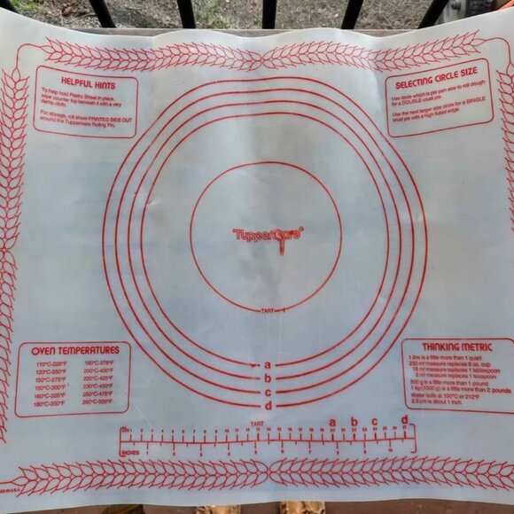 Vintage Tupperware Pastry Mat and Rolling Pin Sheet and Measurements Conversion - Picture 1 of 6